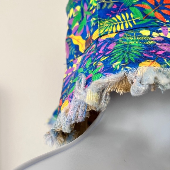 NWT Little Brownie Fkoral Print Bucket Hat One Size - Picture 6 of 9